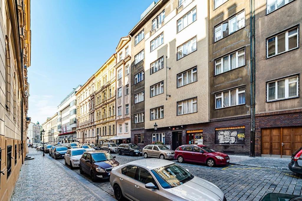 Cozy Old Town Stay - 1-Bedroom Apartment Praha Bagian luar foto